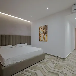 Sea & 4* Wlora